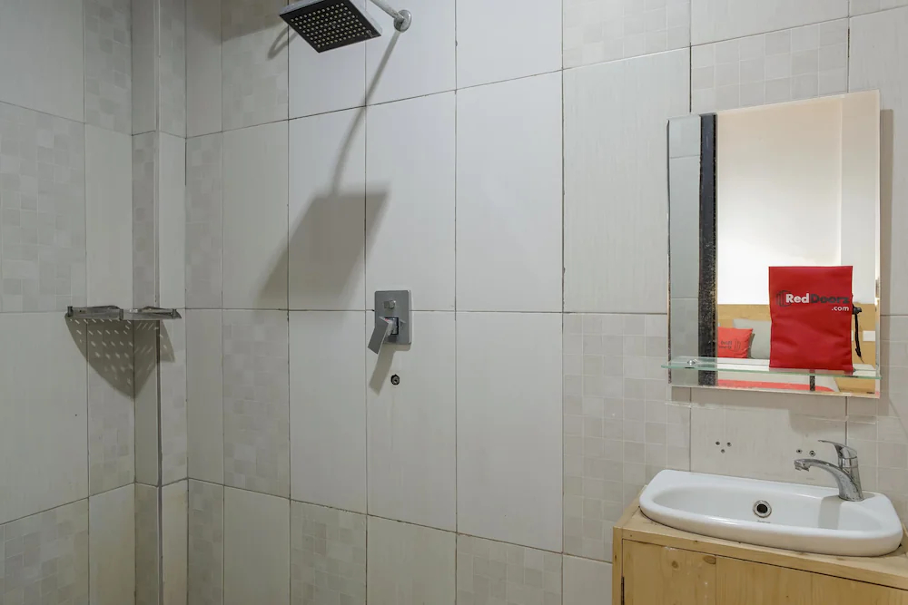 Pinnus Residence By RedDoorz