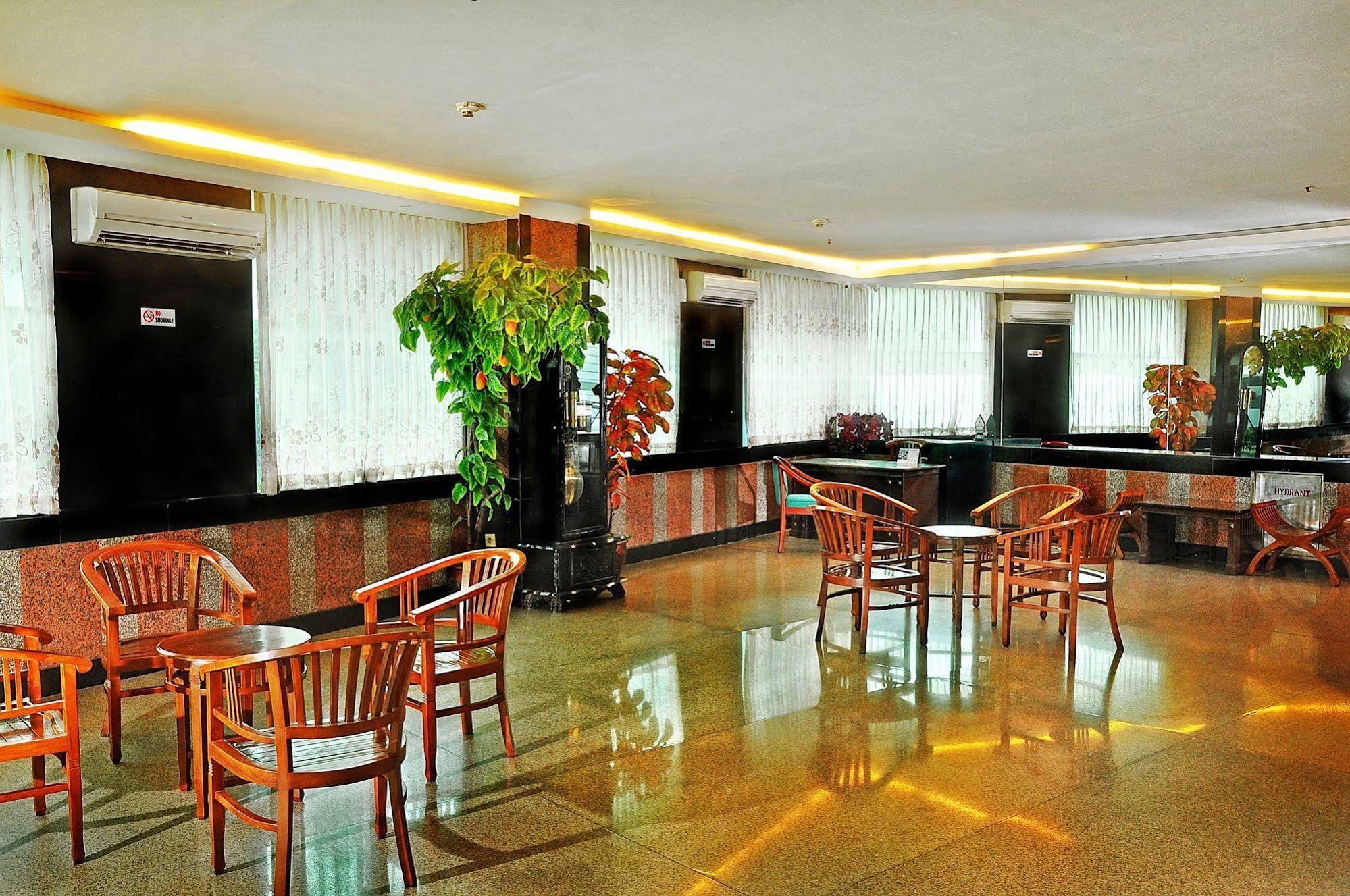 Plaza Hotel Harco Mangga Dua