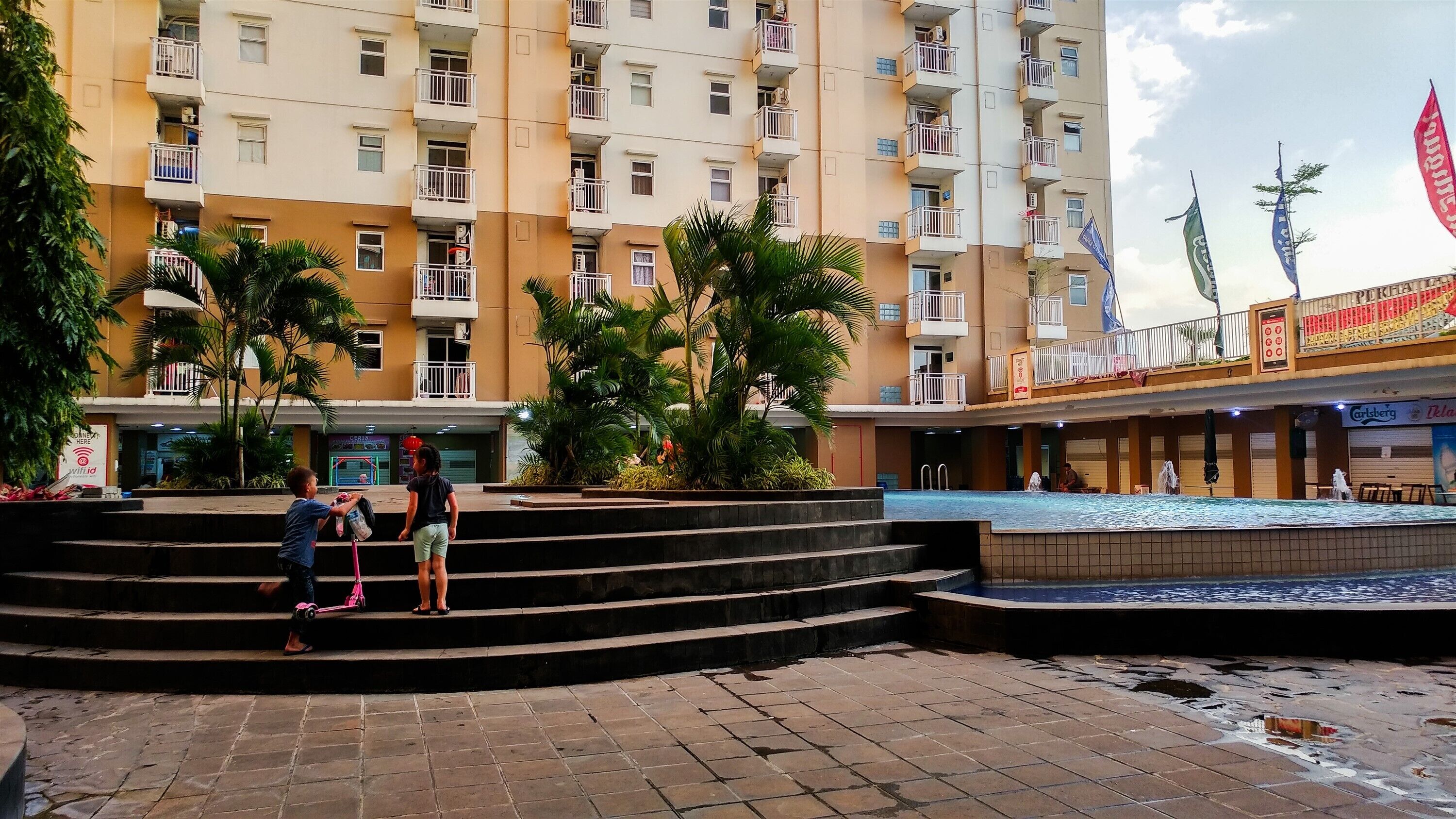 Pluit Sea View Apartment