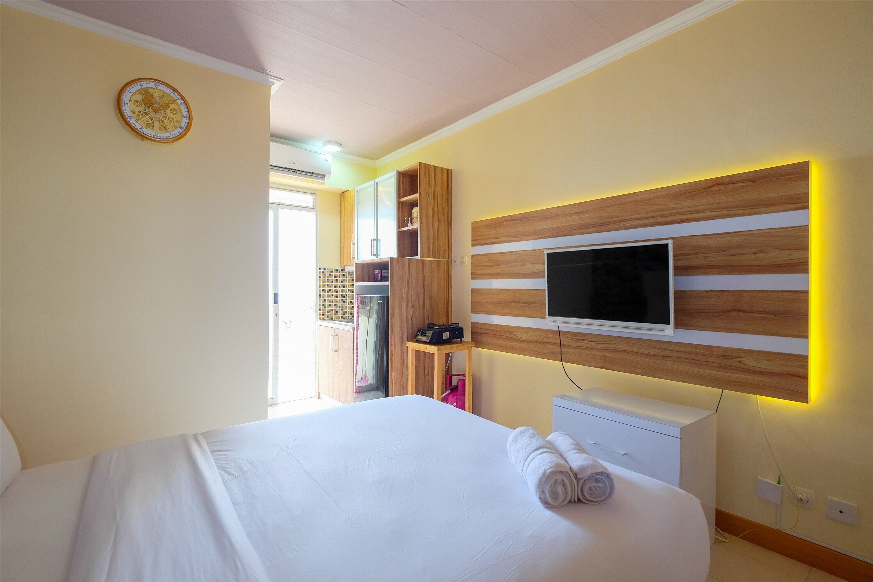 Pluit Sea View Apartment