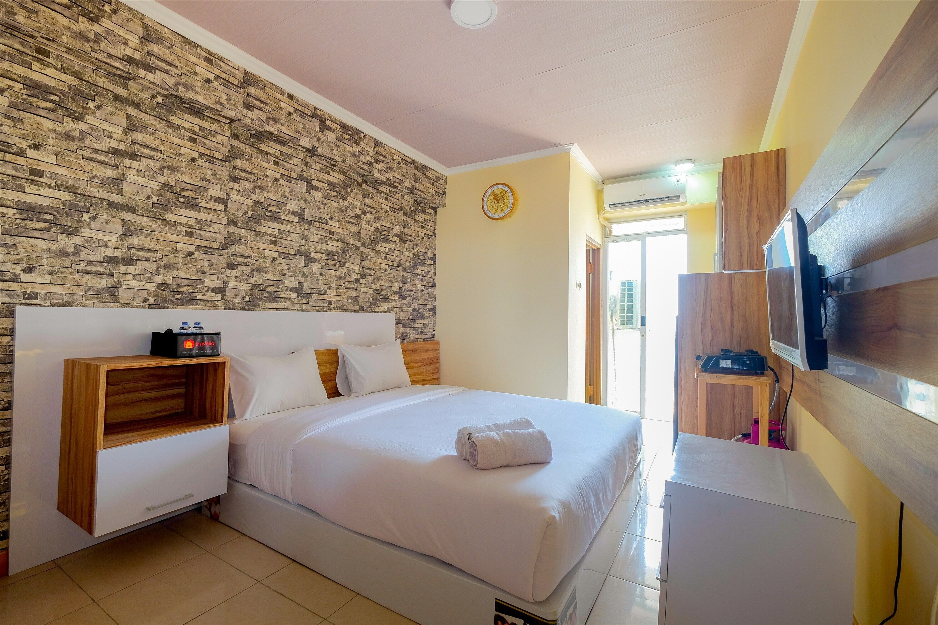 Pluit Sea View Apartment