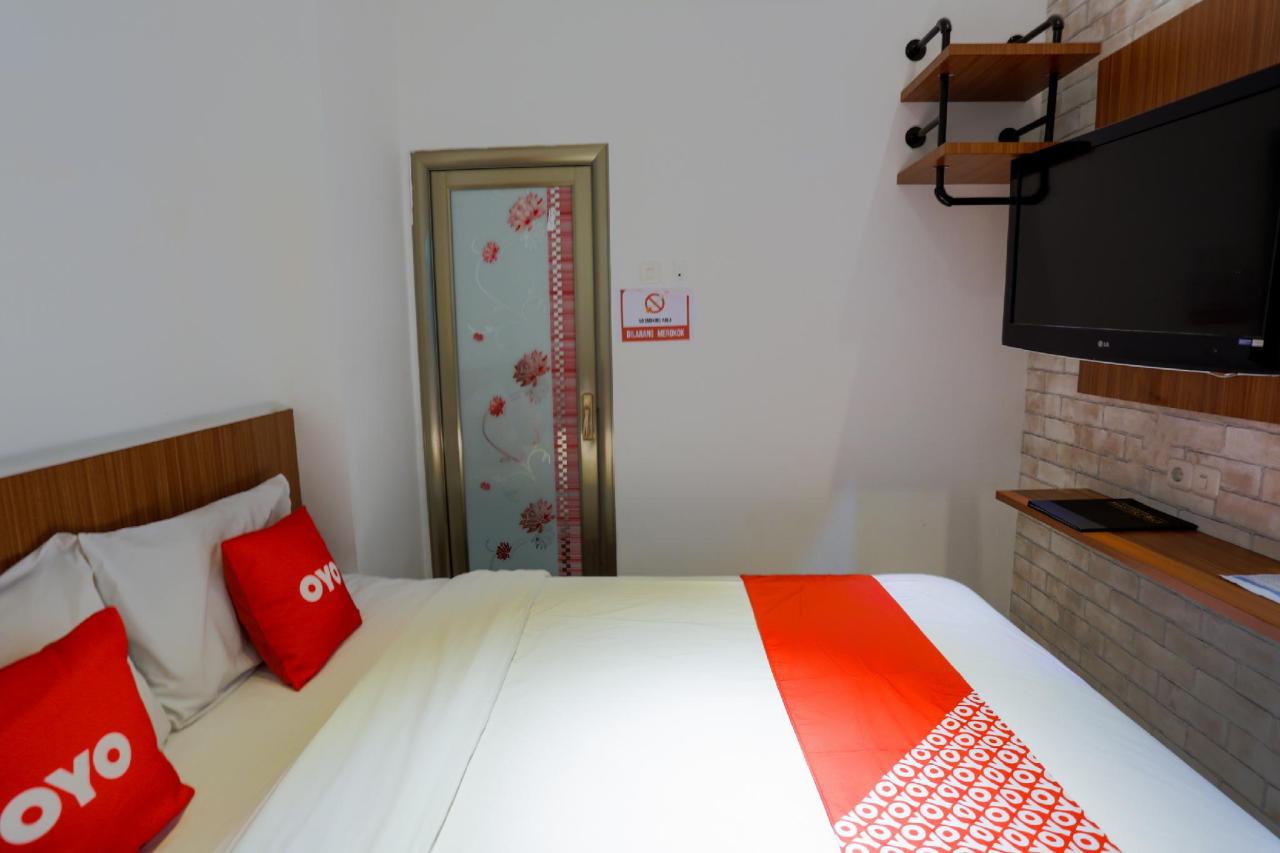 Point Inn by OYO Rooms