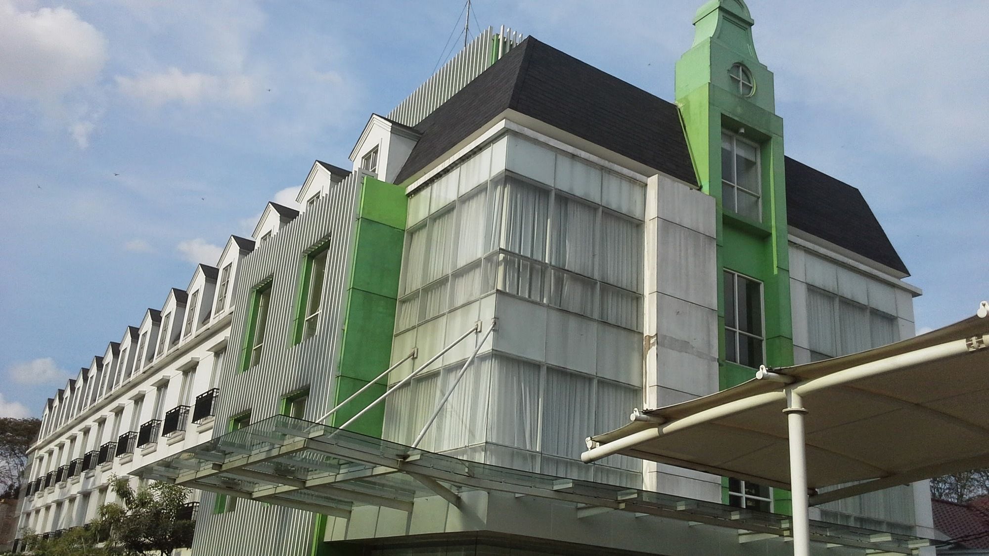 Pomelotel Patra Kuningan