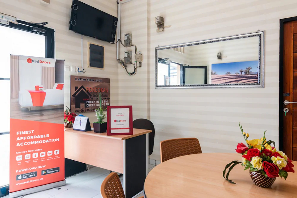 Pondokan Kota Jakarta by RedDoorz