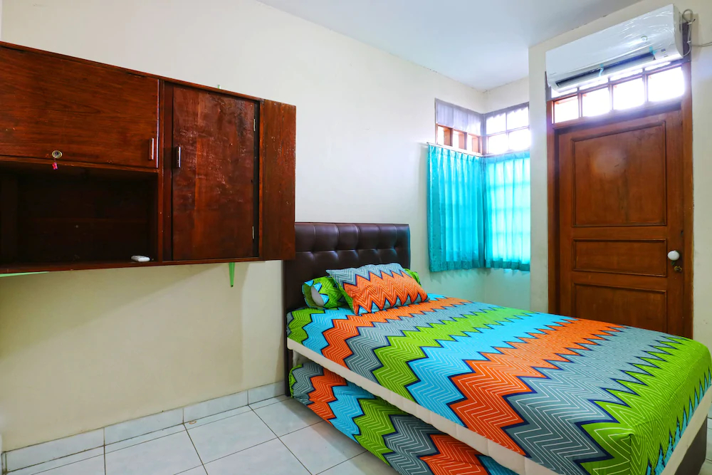 Premium Senen Guesthouse