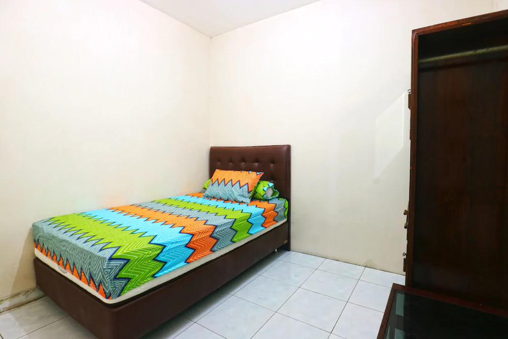 Premium Senen Guesthouse