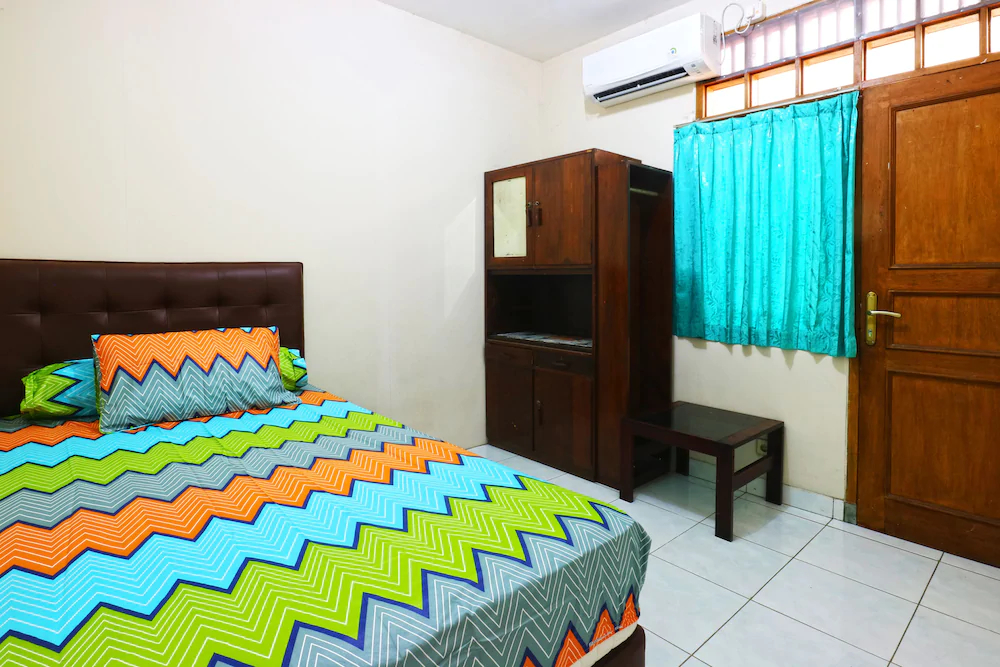 Premium Senen Guesthouse