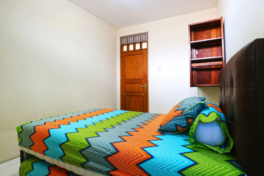 Premium Senen Guesthouse