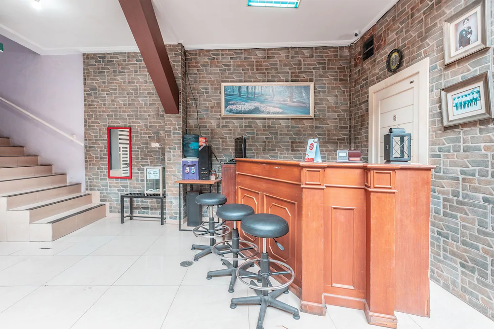 Puspita Guesthouse by OYO Rooms