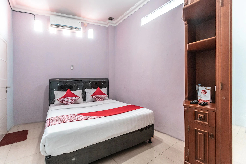 Puspita Guesthouse by OYO Rooms