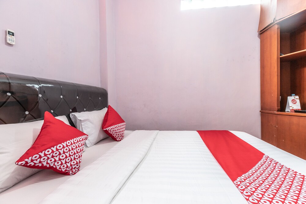 Puspita Guesthouse by OYO Rooms