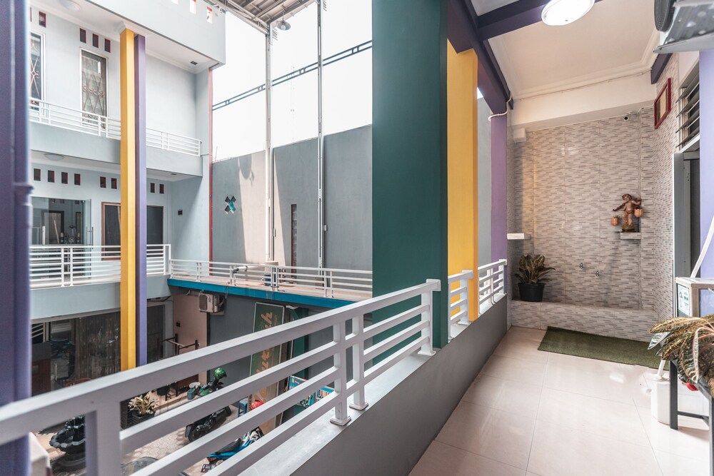 Puspita Guesthouse by OYO Rooms