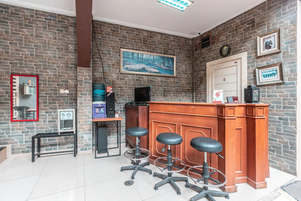 Puspita Guesthouse by OYO Rooms