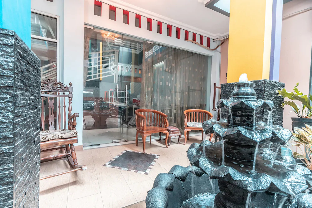 Puspita Guesthouse by OYO Rooms