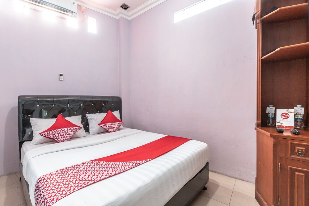 Puspita Guesthouse by OYO Rooms