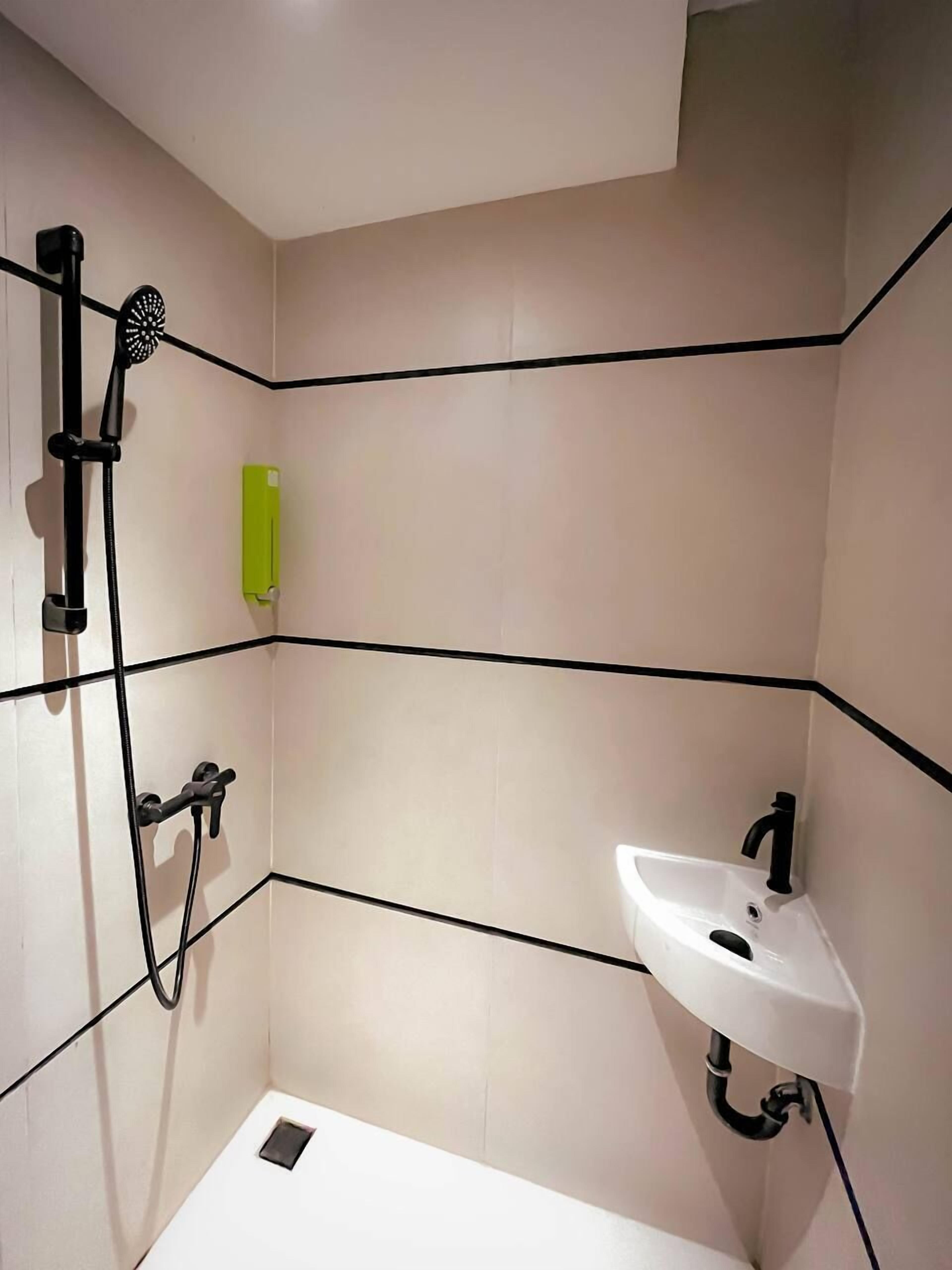 Qube Hotel by 98hospitality