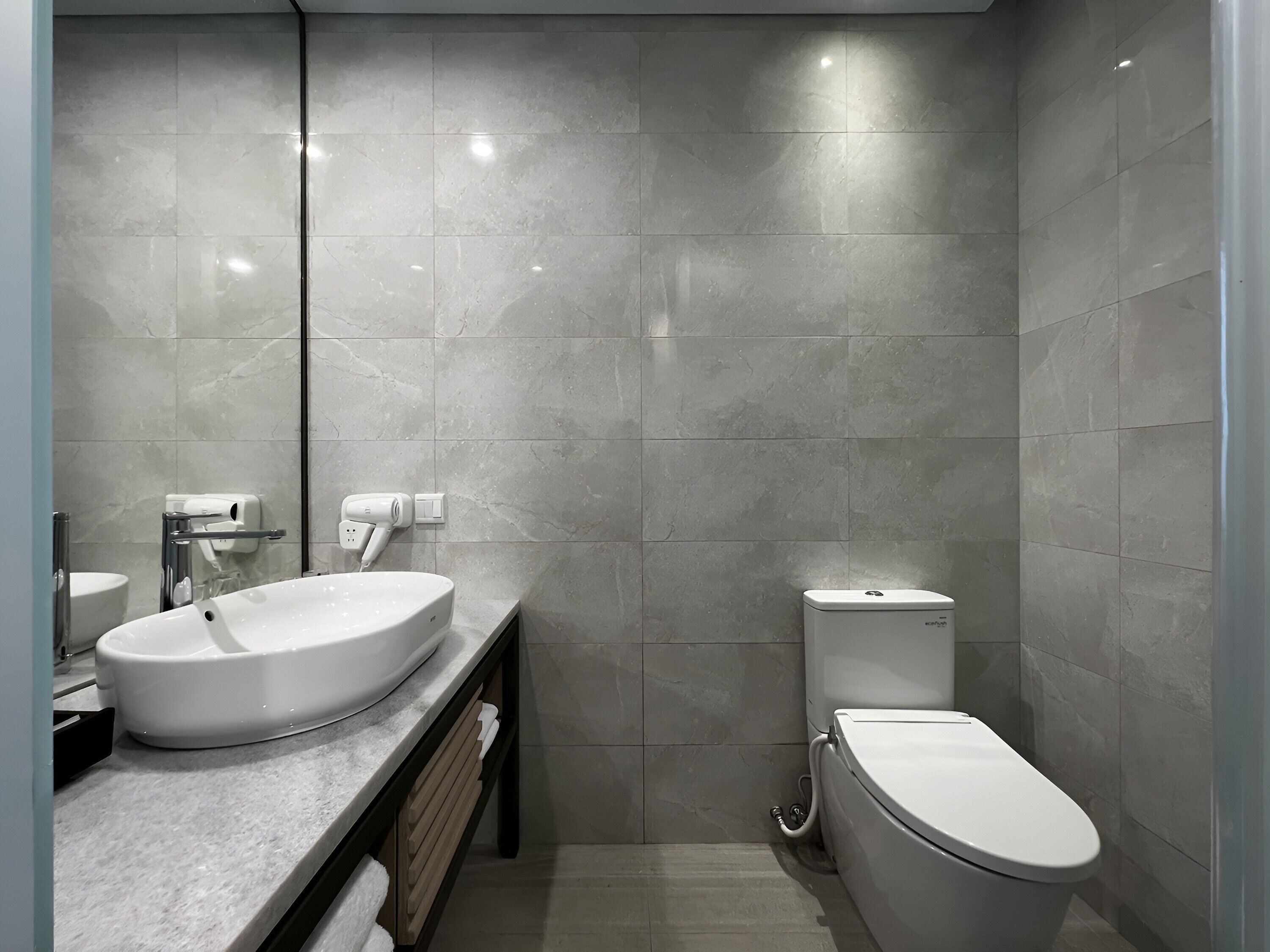 Ra Suites Simatupang