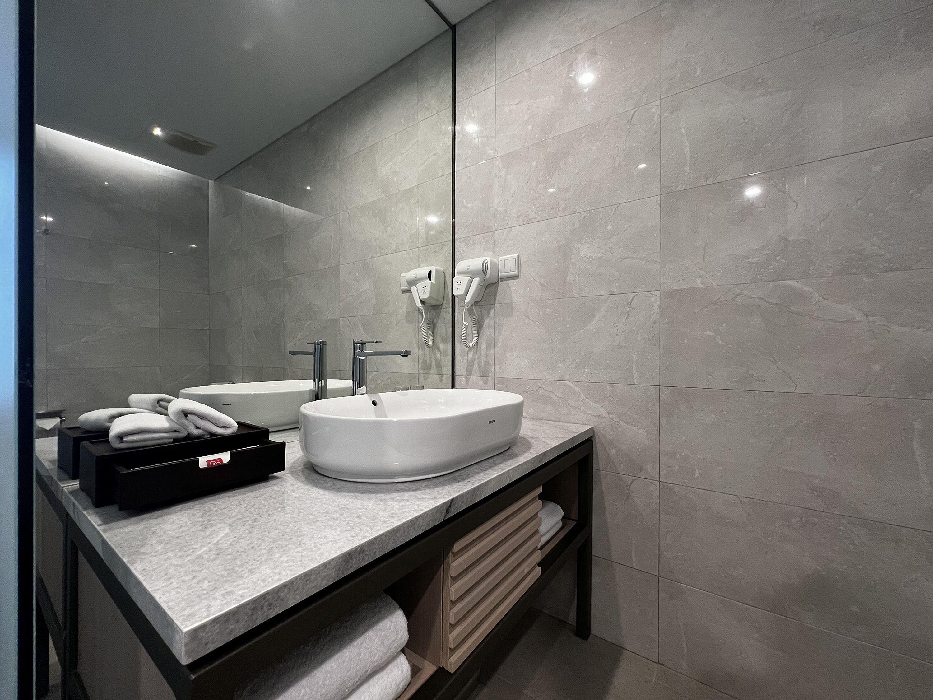 Ra Suites Simatupang