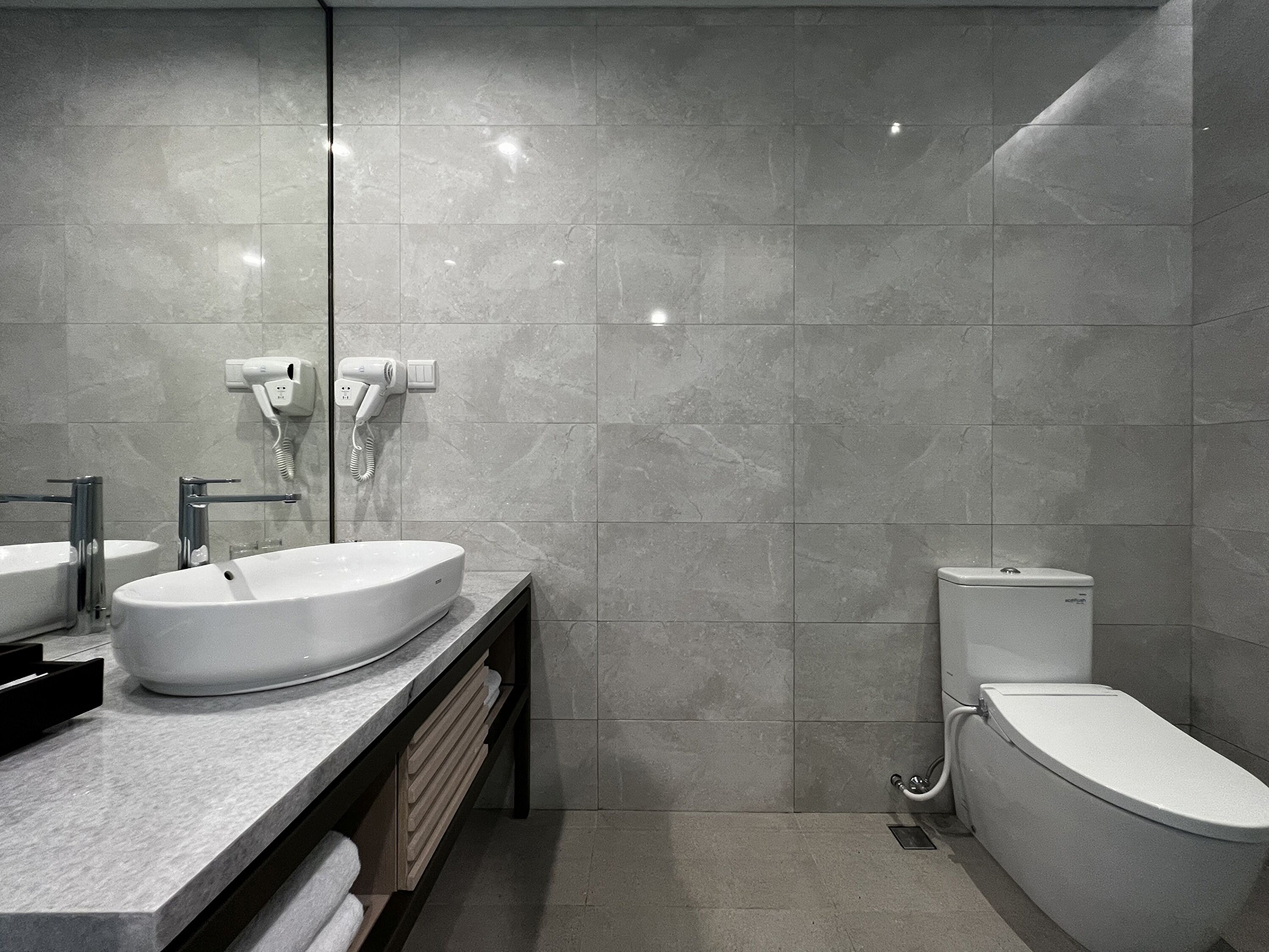 Ra Suites Simatupang