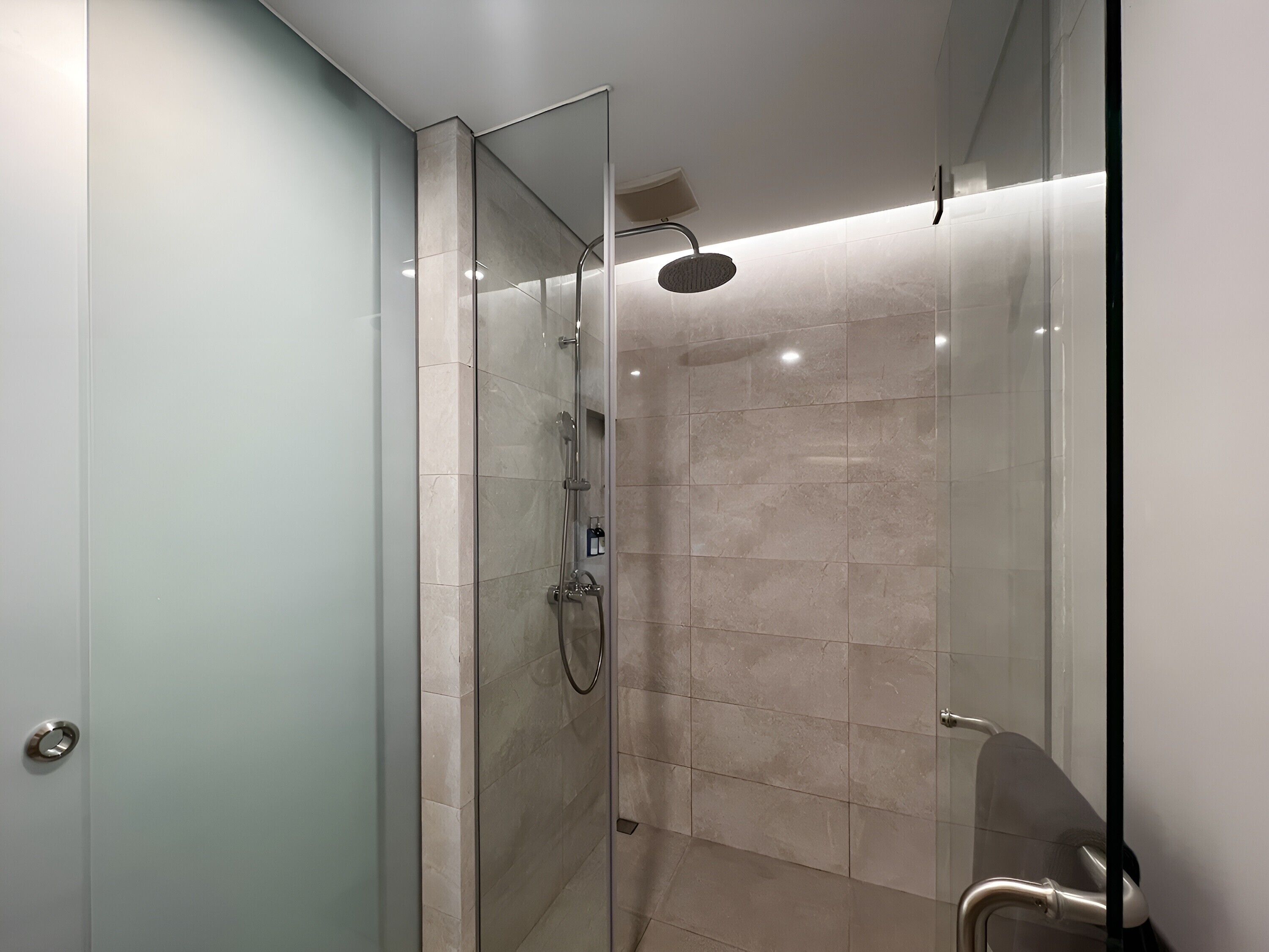 Ra Suites Simatupang