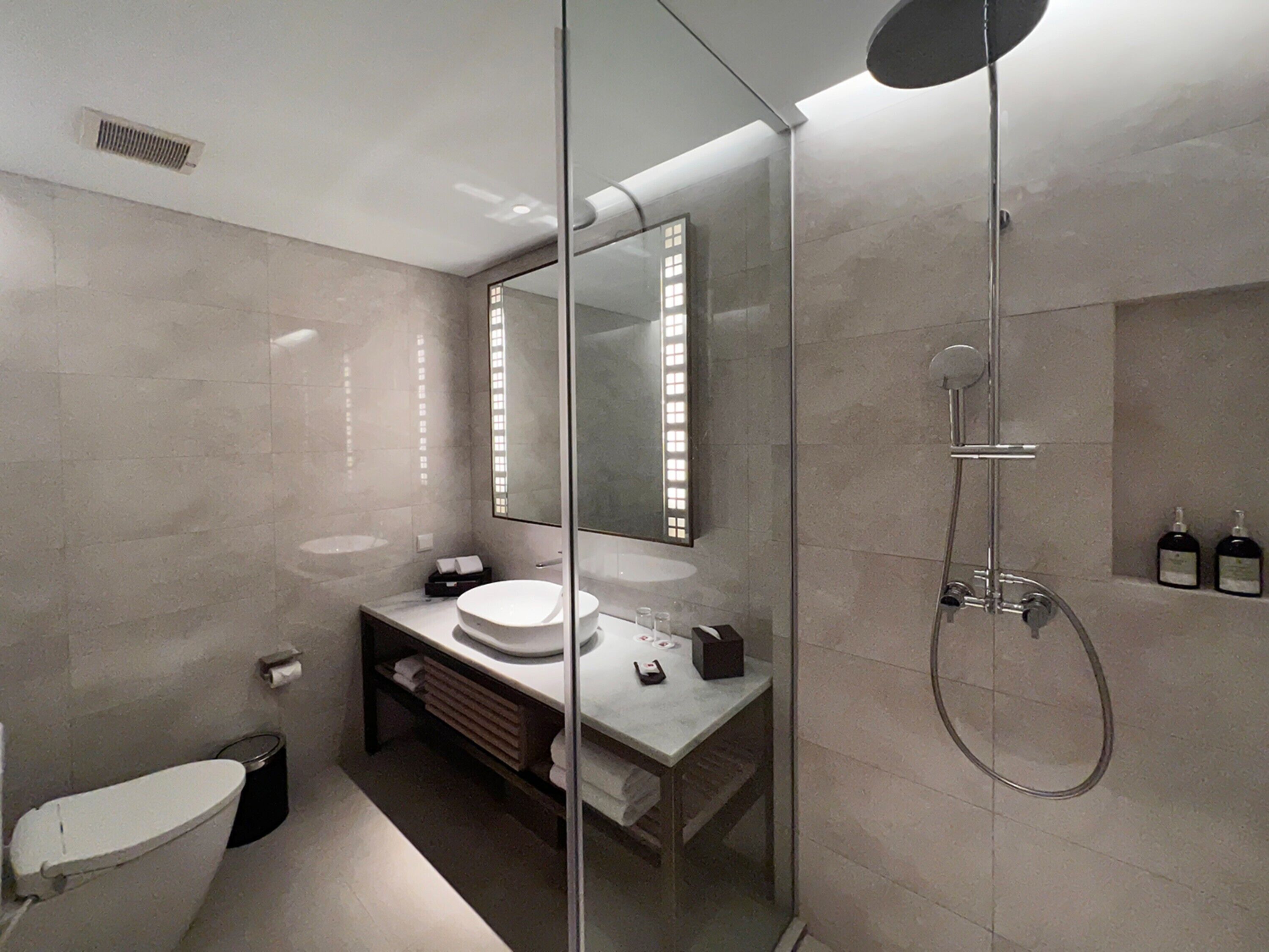 Ra Suites Simatupang