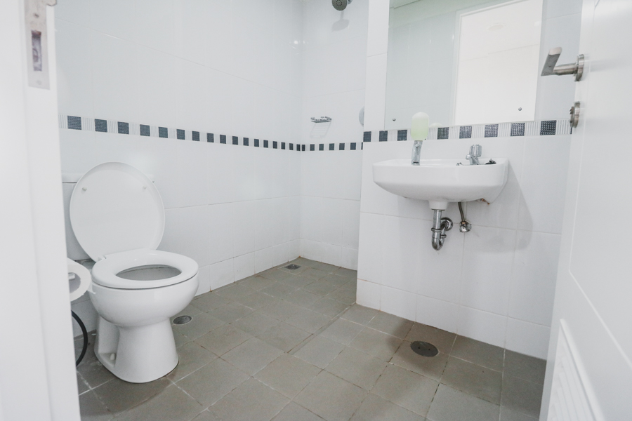 RedDoorz Apartment Near Summarecon Mall Serpong