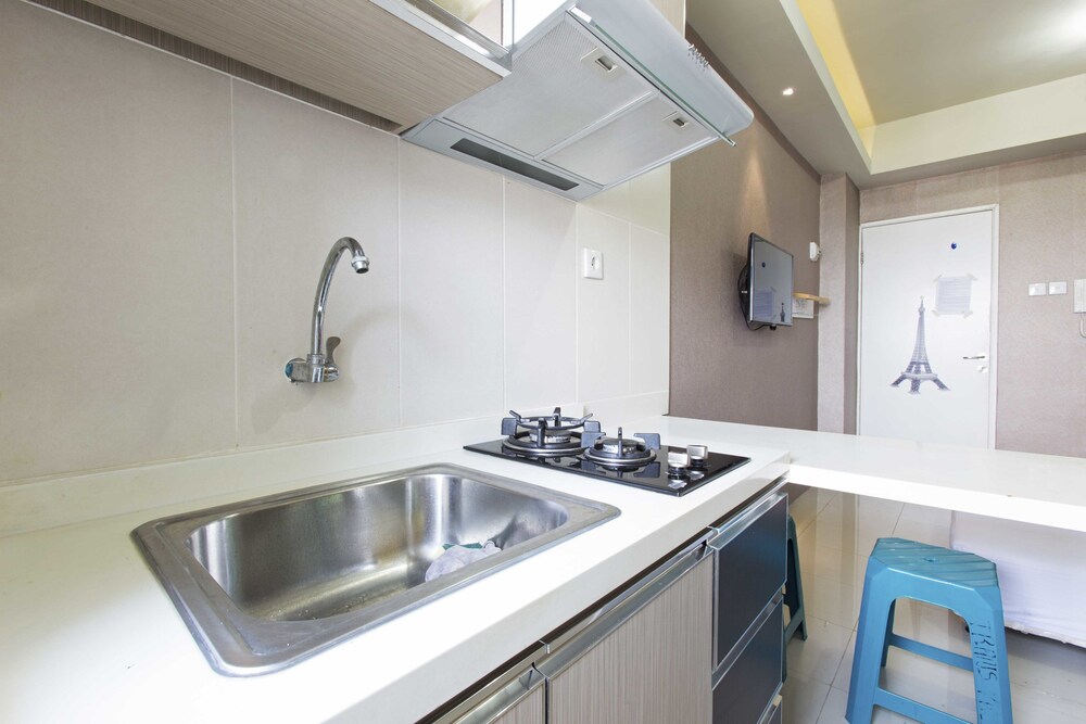 RedDoorz Apartment @ Pegangsaan Kelapa Gading 3