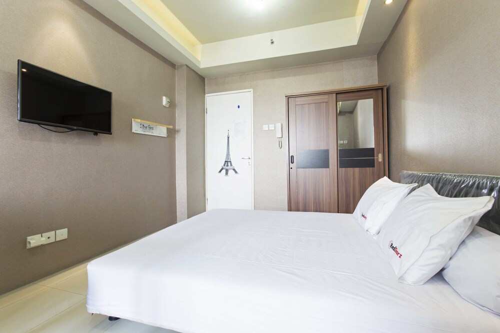 RedDoorz Apartment @ Pegangsaan Kelapa Gading 3