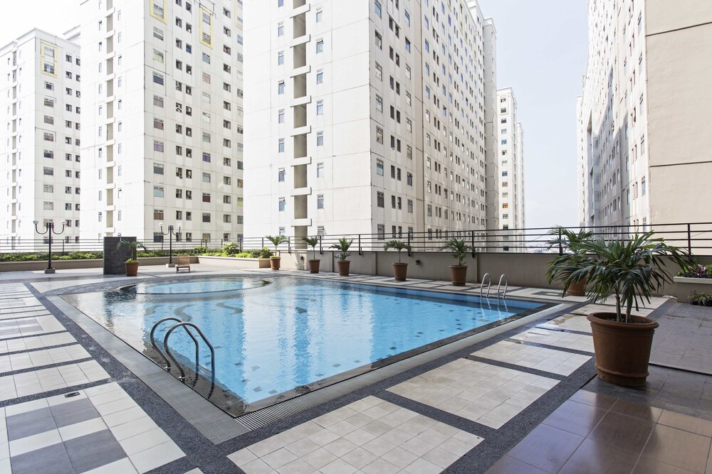 RedDoorz Apartment @ Pegangsaan Kelapa Gading 3