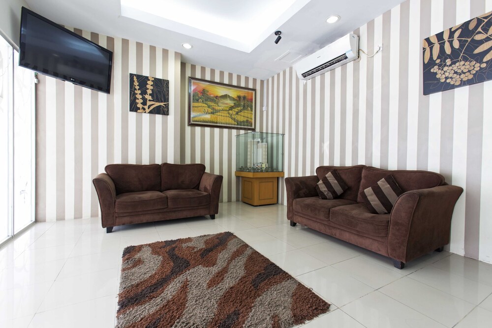 RedDoorz Apartment @ Pegangsaan Kelapa Gading 3