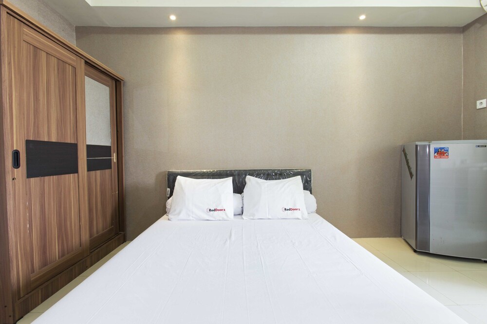 RedDoorz Apartment @ Pegangsaan Kelapa Gading 3