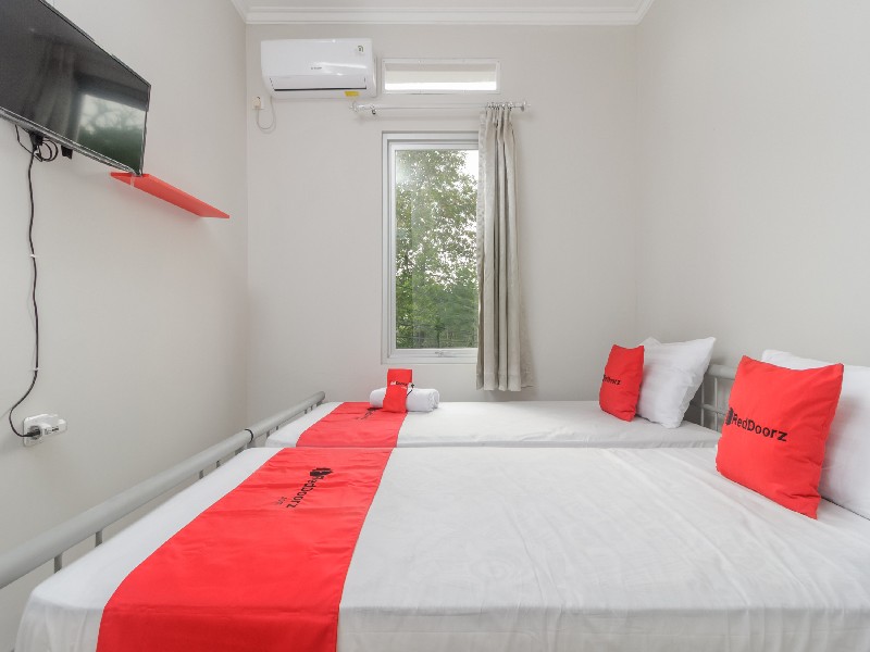 RedDoorz @ Cipete Raya