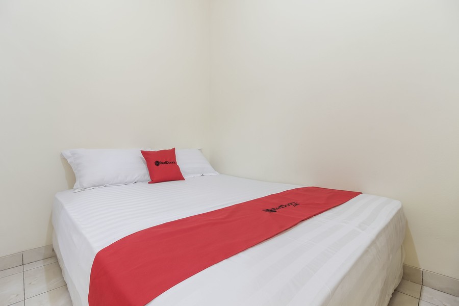 RedDoorz @ Tanjung Duren