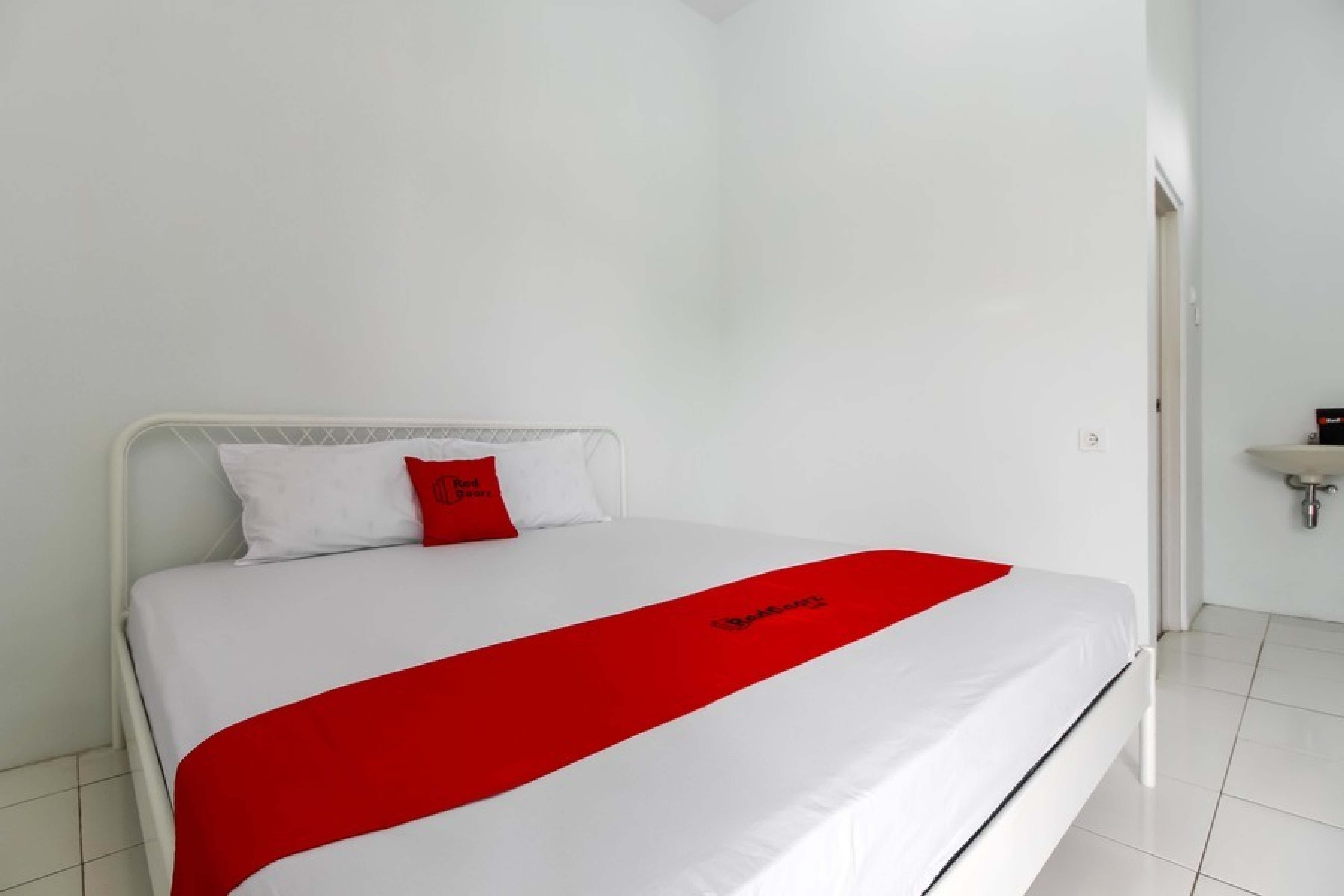 RedDoorz @ Jagakarsa 2