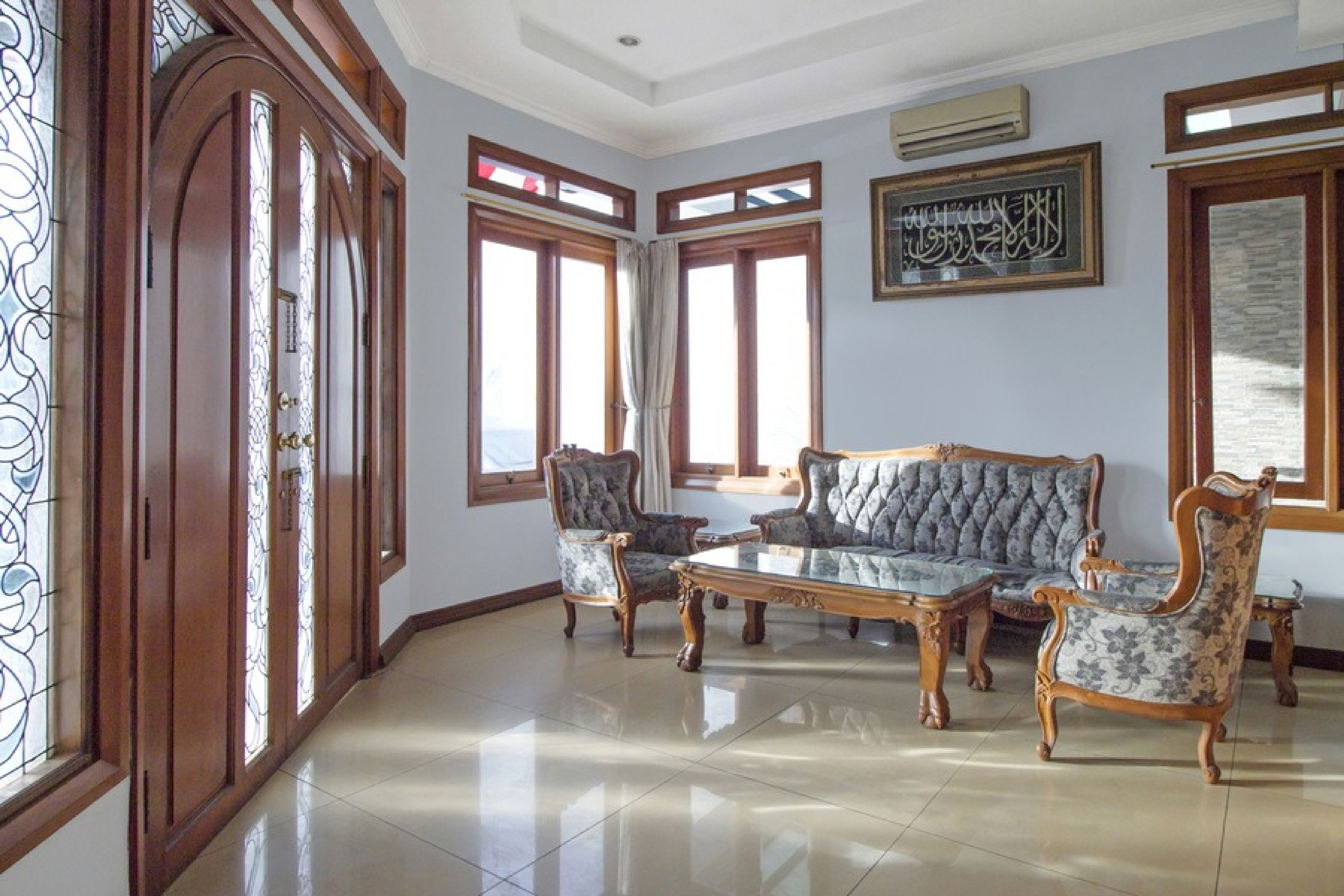 Super Oyo Capital O 91140 Ayodya Kebon Jeruk
