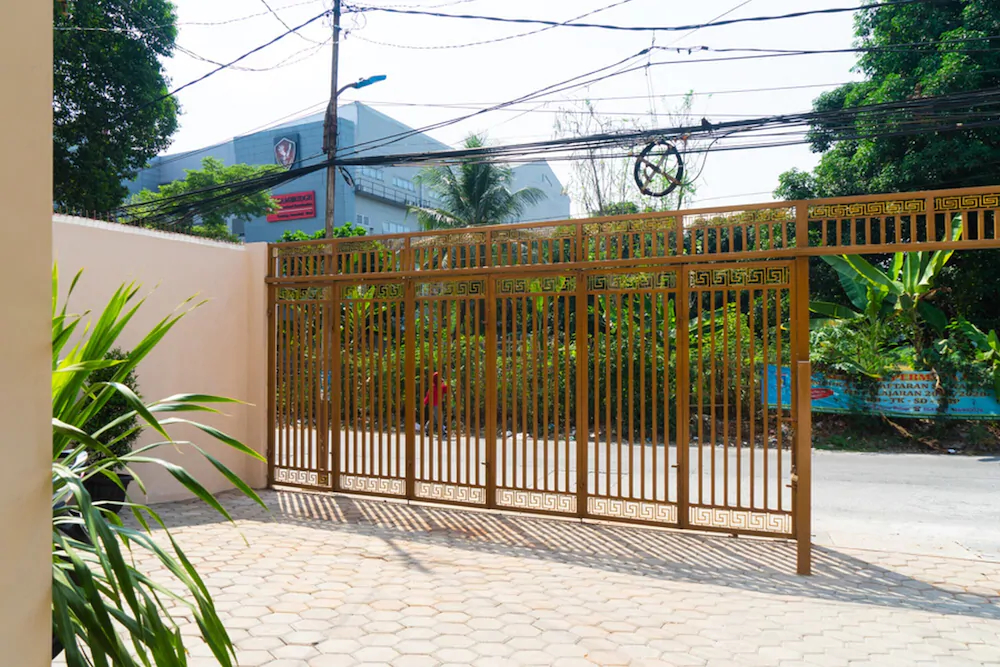 RedDoorz near Cipinang Indah Mall