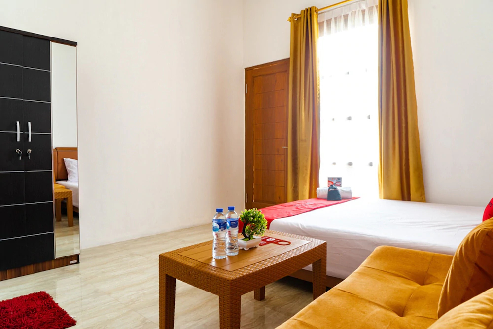 RedDoorz near Cipinang Indah Mall