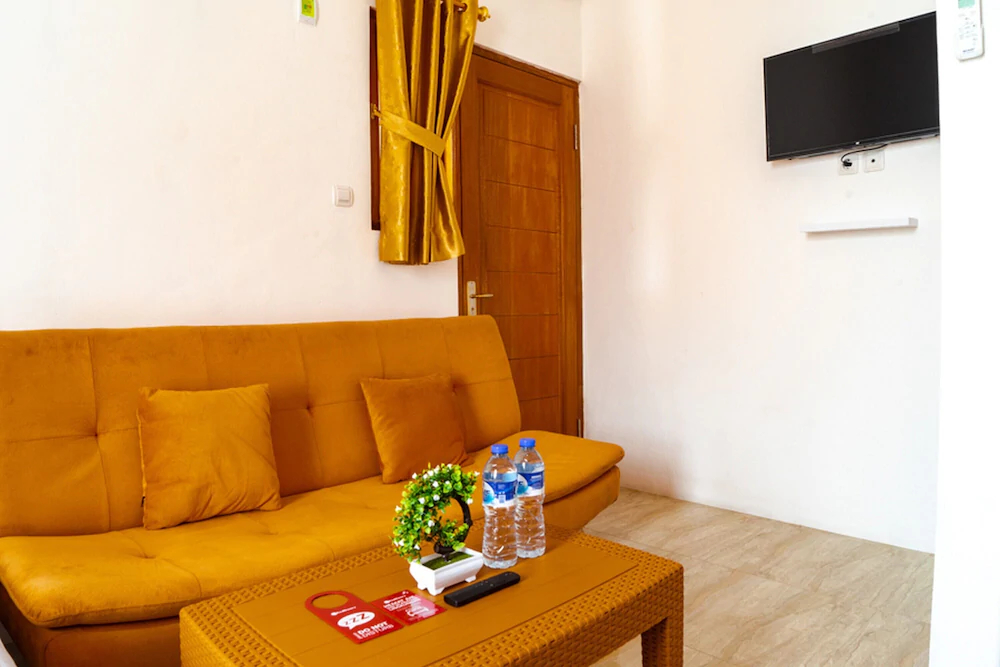 RedDoorz near Cipinang Indah Mall