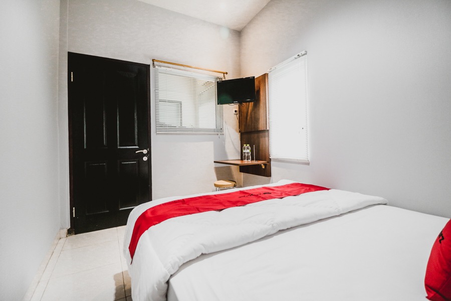 RedDoorz Near Kebon Jeruk Jakarta