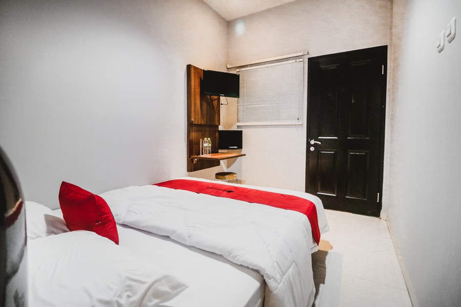 RedDoorz Near Kebon Jeruk Jakarta