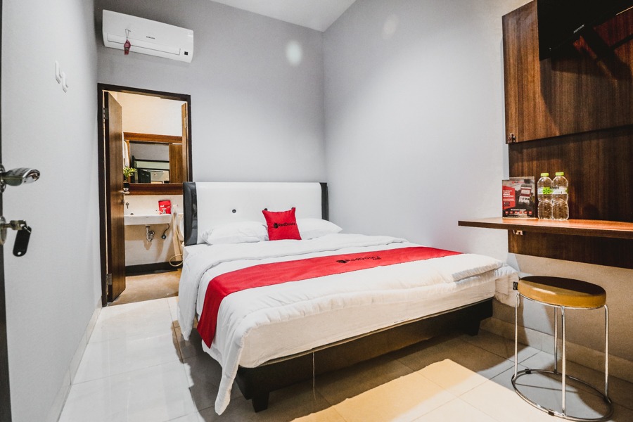 RedDoorz Near Kebon Jeruk Jakarta