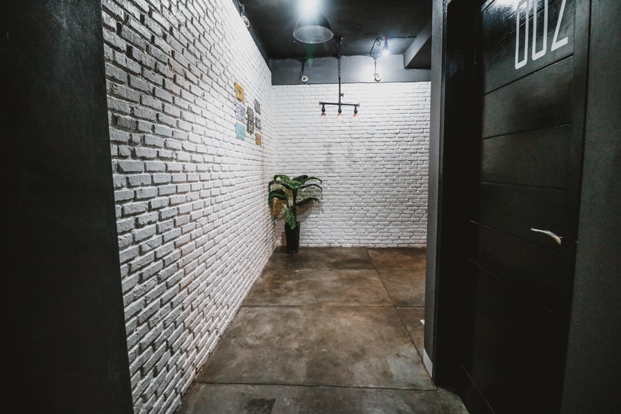 RedDoorz Near Lokasari Square Jakarta