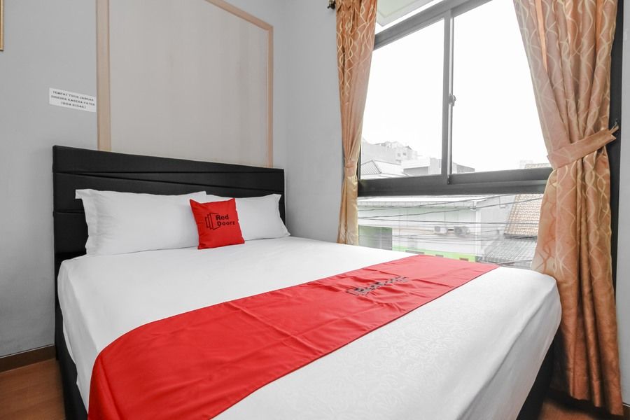 RedDoorz near Manggarai Station 2