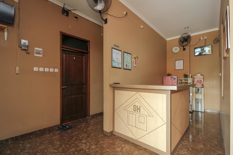 RedDoorz near Manggarai Station 2