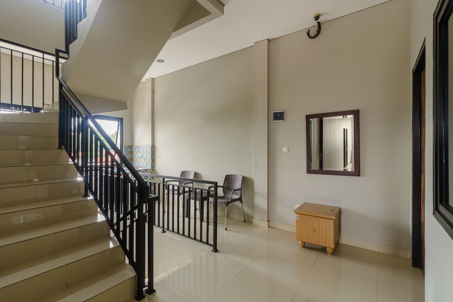 RedDoorz Near Puri Indah Mall