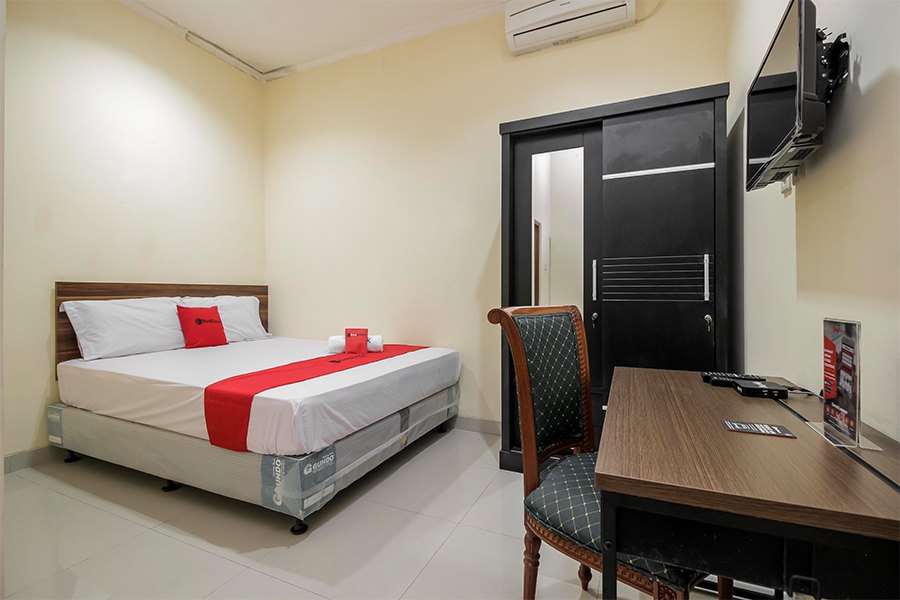 RedDoorz Near Roxy Mall Jakarta