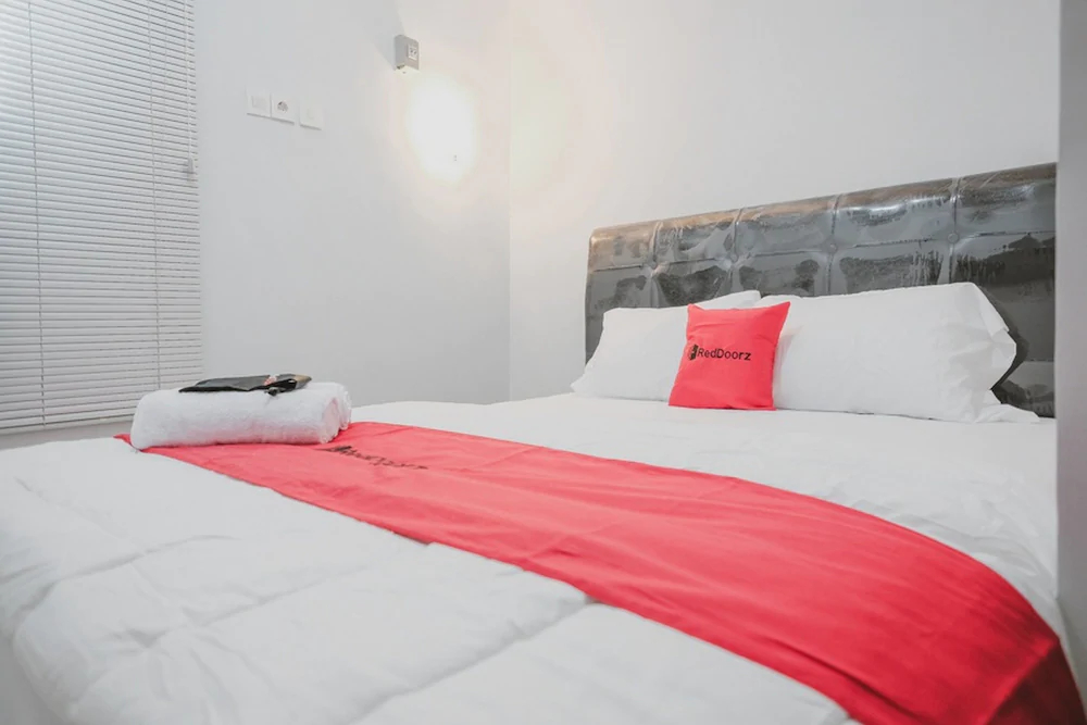 RedDoorz Near Siloam Hospital Kebon Jeruk