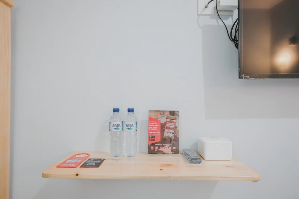 RedDoorz Near Siloam Hospital Kebon Jeruk