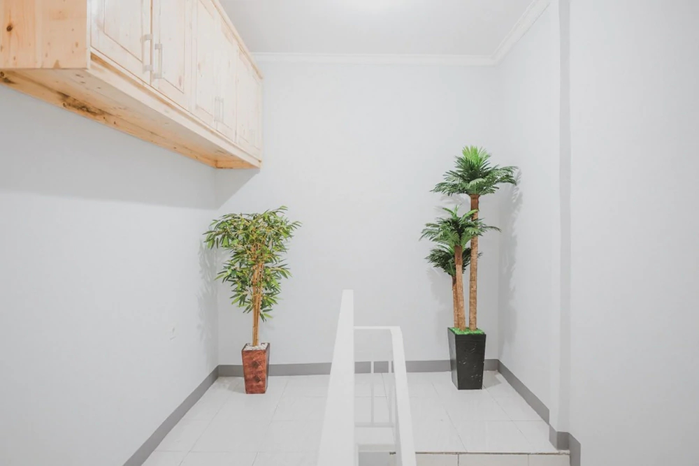 RedDoorz Near Siloam Hospital Kebon Jeruk