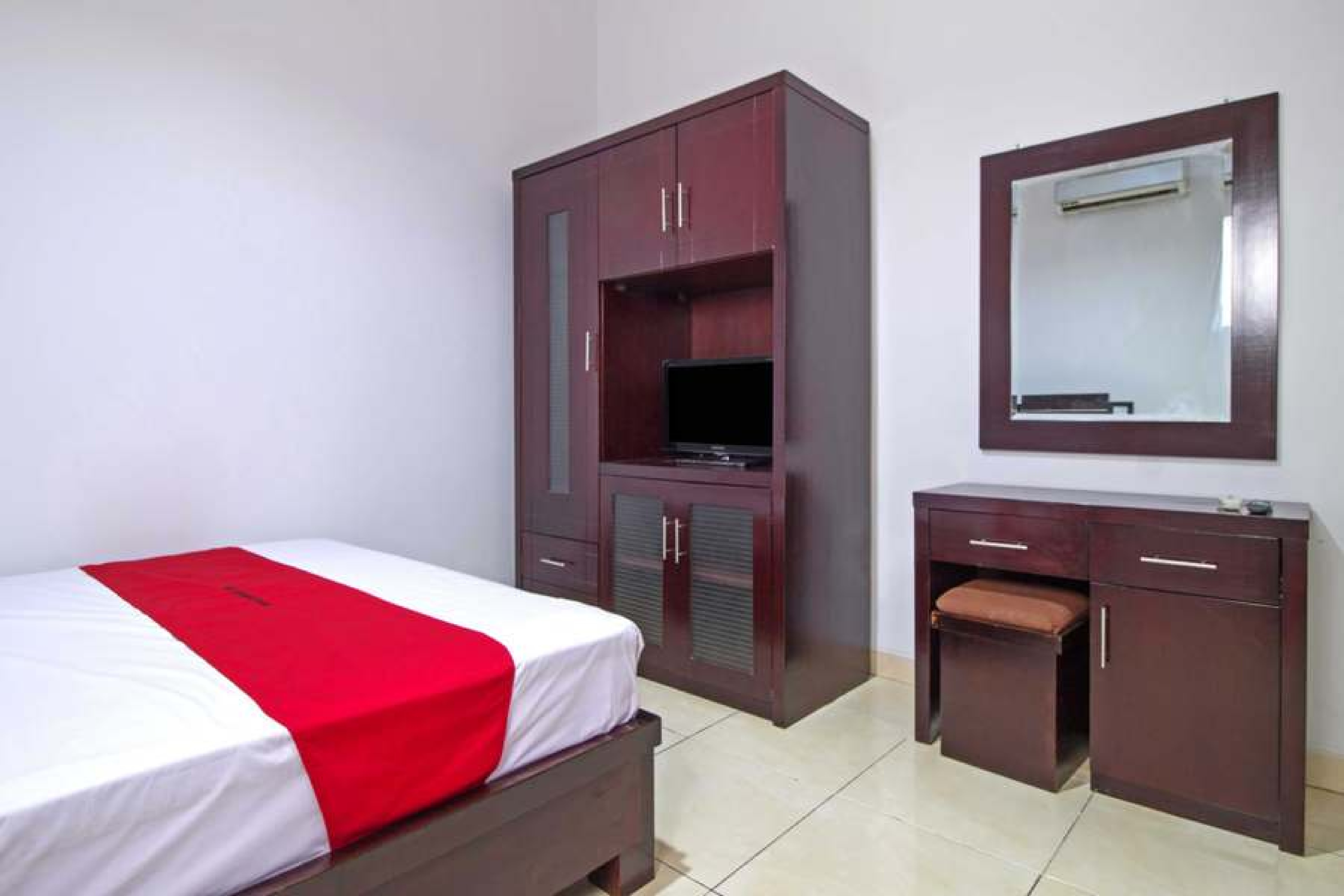 RedDoorz @ Pangeran Antasari 2